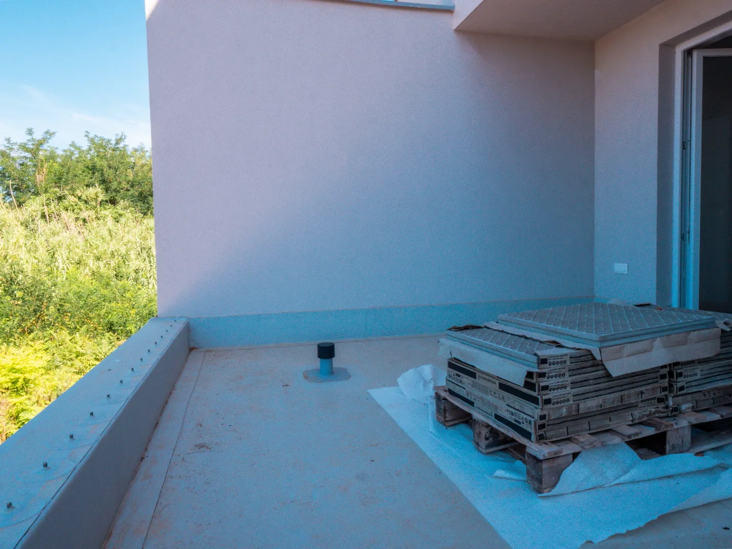 dvoetažni stan s krovnom terasom, 200 m od mora, privlaka - zadar - slika 4