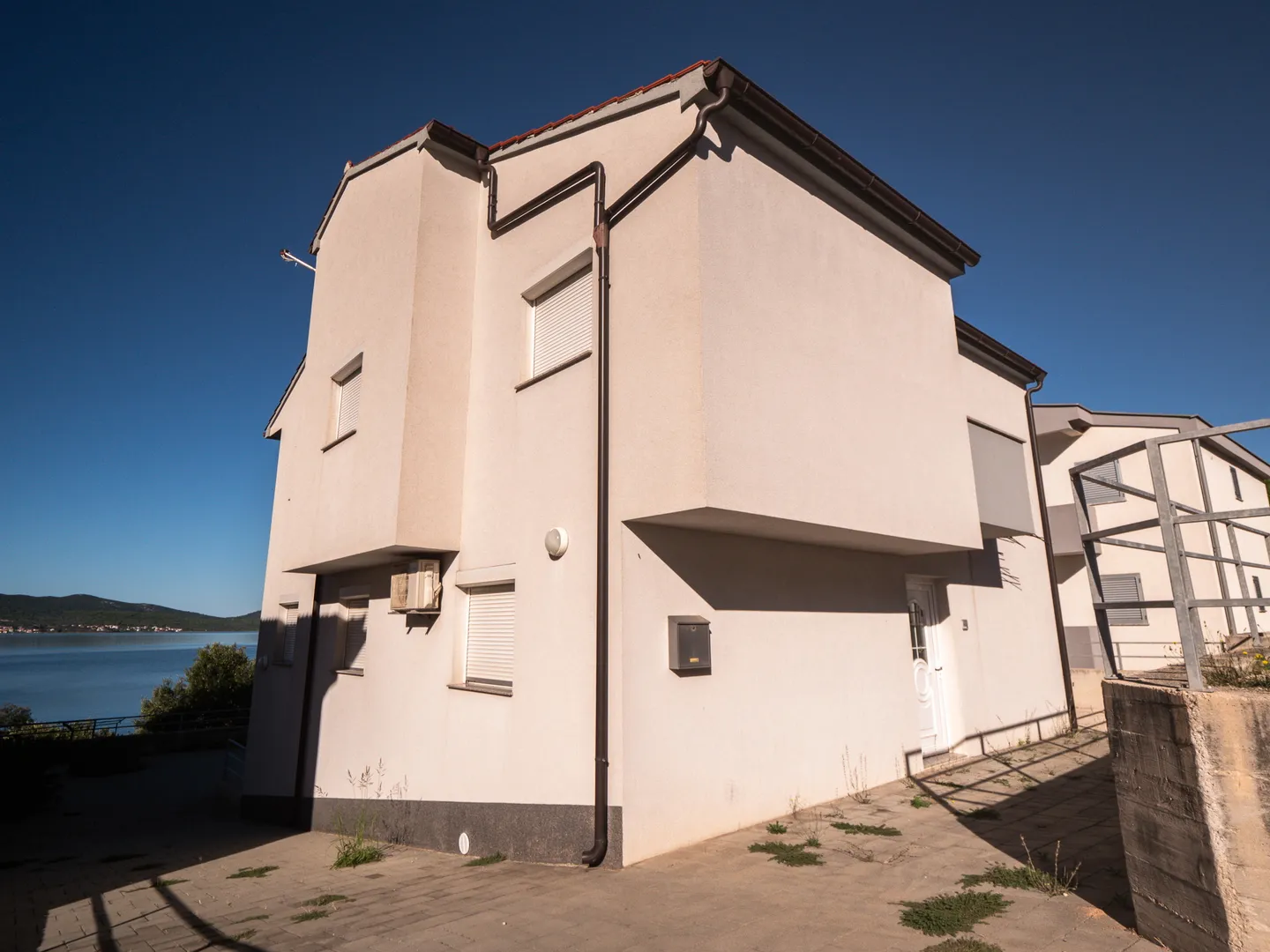 hrvatska, zadar, sveti petar na moru, apartmanska kuća u prvom redu do mora na prodaju – 3 apartmana - slika 13