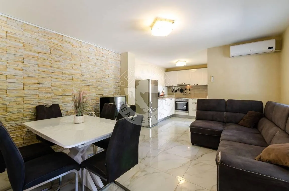 bribir, samostojeća kuća sa bazenom, 110m2 - slika 9