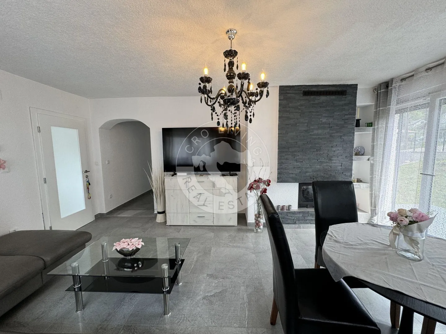 zaprešić, samostojeća kuća 310 m2, na površini od 1830 m2, sa gospodarskim prostorom - slika 5