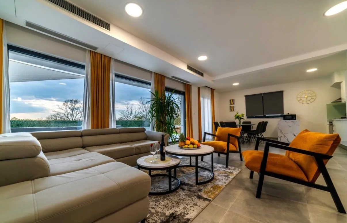 istra, luksuz i privatnost u srcu istre, vila sa bazenom 204 m2 - slika 1