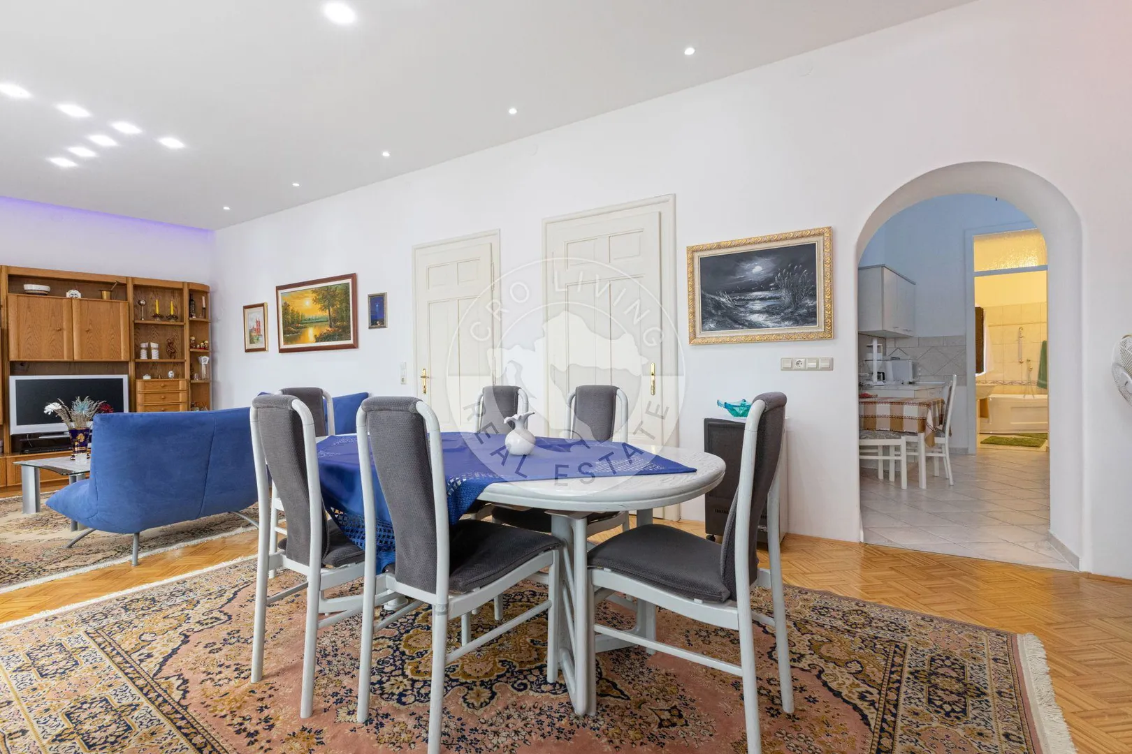 crikvenica, kuća 498 m2, tri stana apartmana jedan stan i dva poslovna prostora - slika 5