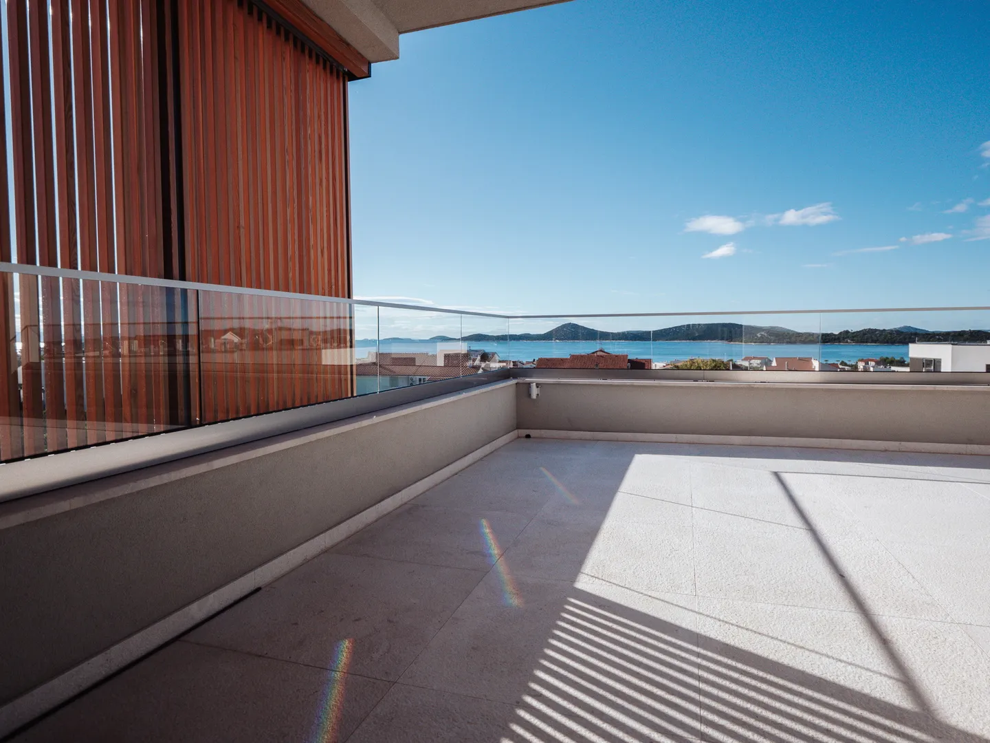 hrvatska, šibenik, vodice (tribunj) – penthouse stan s pogledom na more, 130 m² površine, dvije terase, moderna arhitektura - slika 23