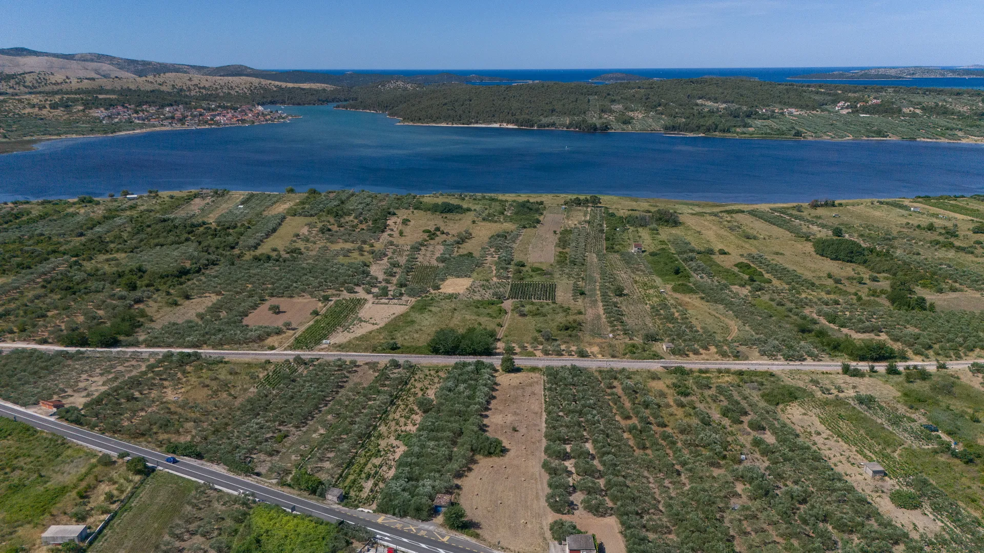 šibenik, jadrtovac - građevinsko i pašno zemljište 3978m2 u atraktivnoj lokaciji - slika 2