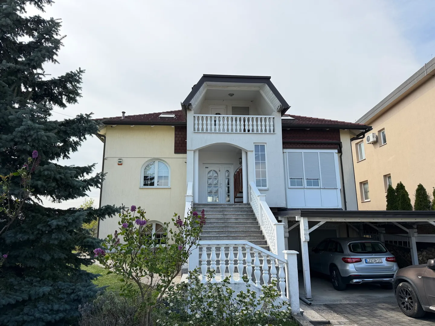 zagreb, dubrava-novoselec, kuća s dva stana 358 m2, na parceli od 911 m2 - slika 26