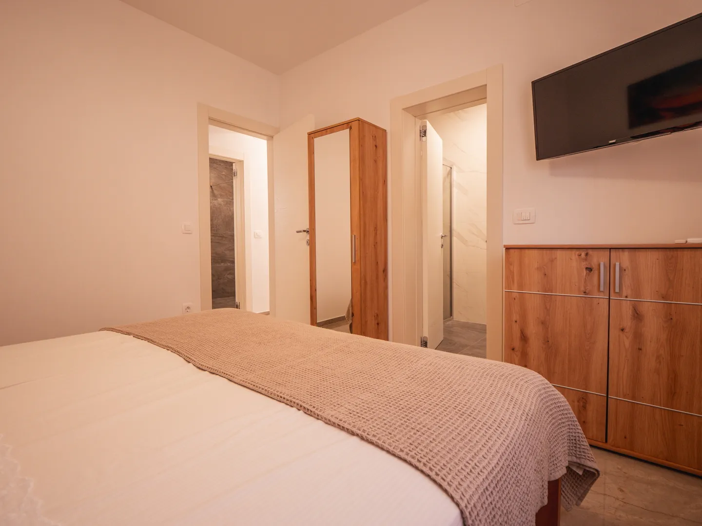 hrvatska, zadar, vir, 4 apartmana, visokokvalitetna i održavana, potpuno opremljena i namještena, investicijska nekretnina blizu mora - slika 7