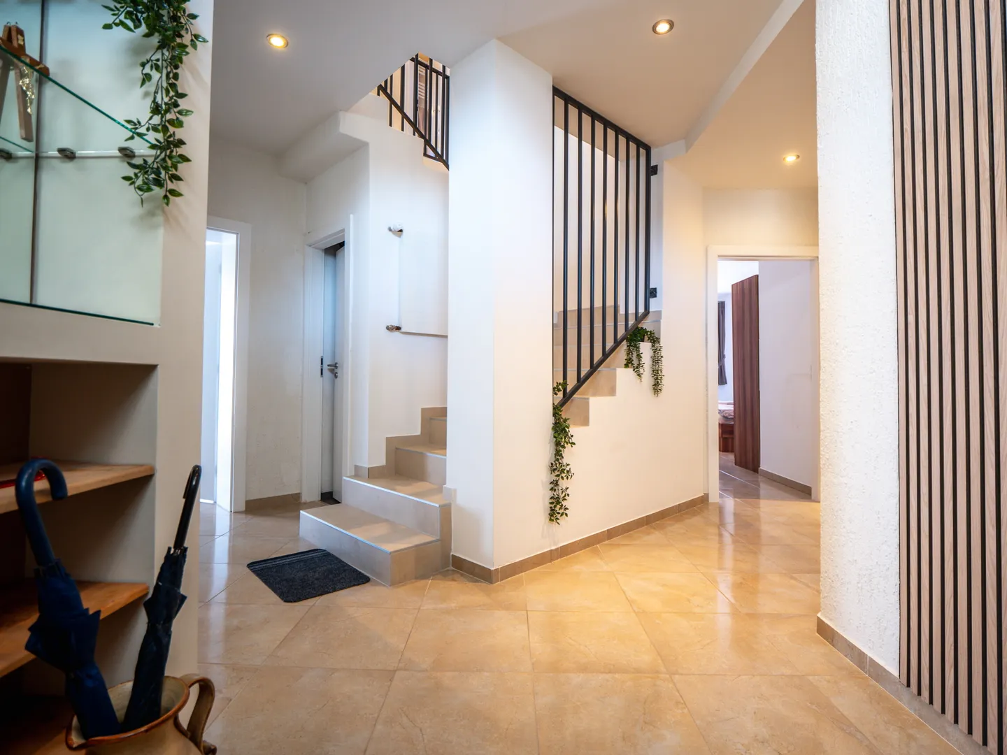 hrvatska, zadar, vrsi - prostrana moderna kuća s bazenom, kaminom i garažom, 152 m² stambena površina - slika 16