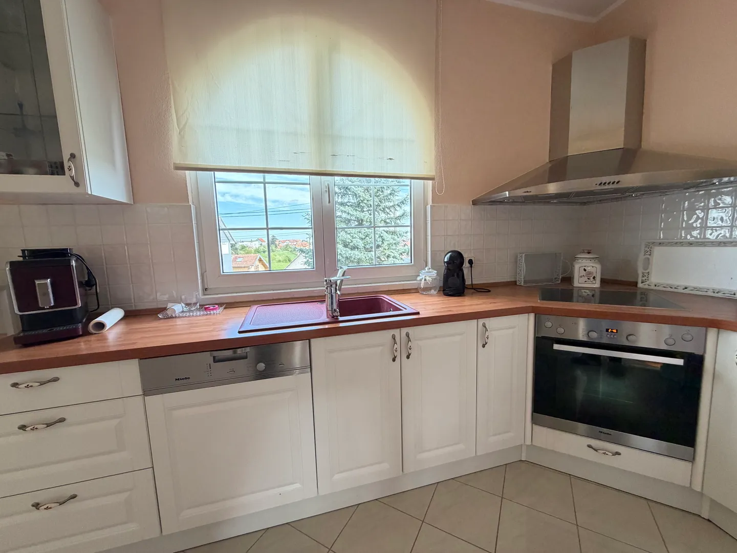 zagreb, dubrava-novoselec, kuća s dva stana 358 m2, na parceli od 911 m2 - slika 29