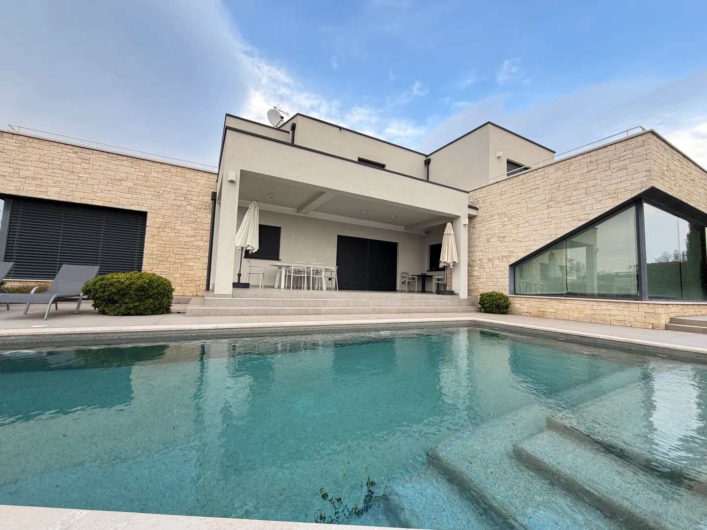 hrvatska, poreč, varvari – potpuno namještena luksuzna vila s bazenom, 280 m² - slika 29