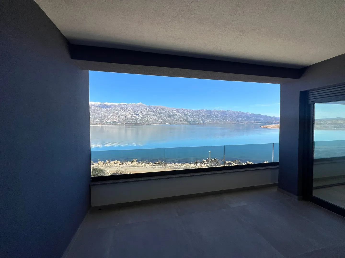 penthouse stan s krovnom terasom, 1 red do mora, vinjerac - zadar - slika 2