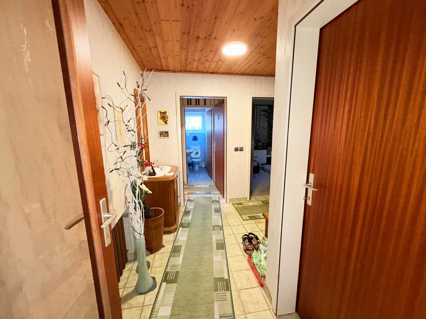 kloštar ivanić - uređena prizemnica s 3 spavaće sobe, garažom i parcelom od 2.054 m2 - slika 19