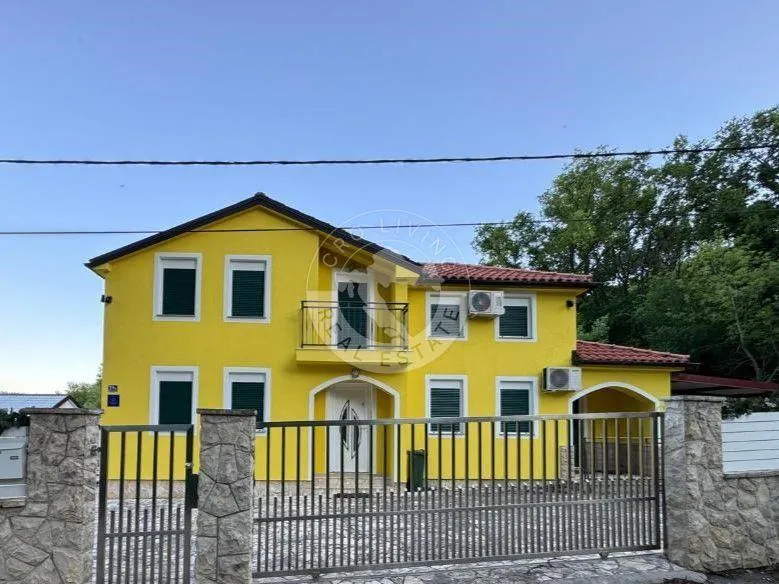 bribir, samostojeća kuća sa bazenom, 110m2 - slika 2