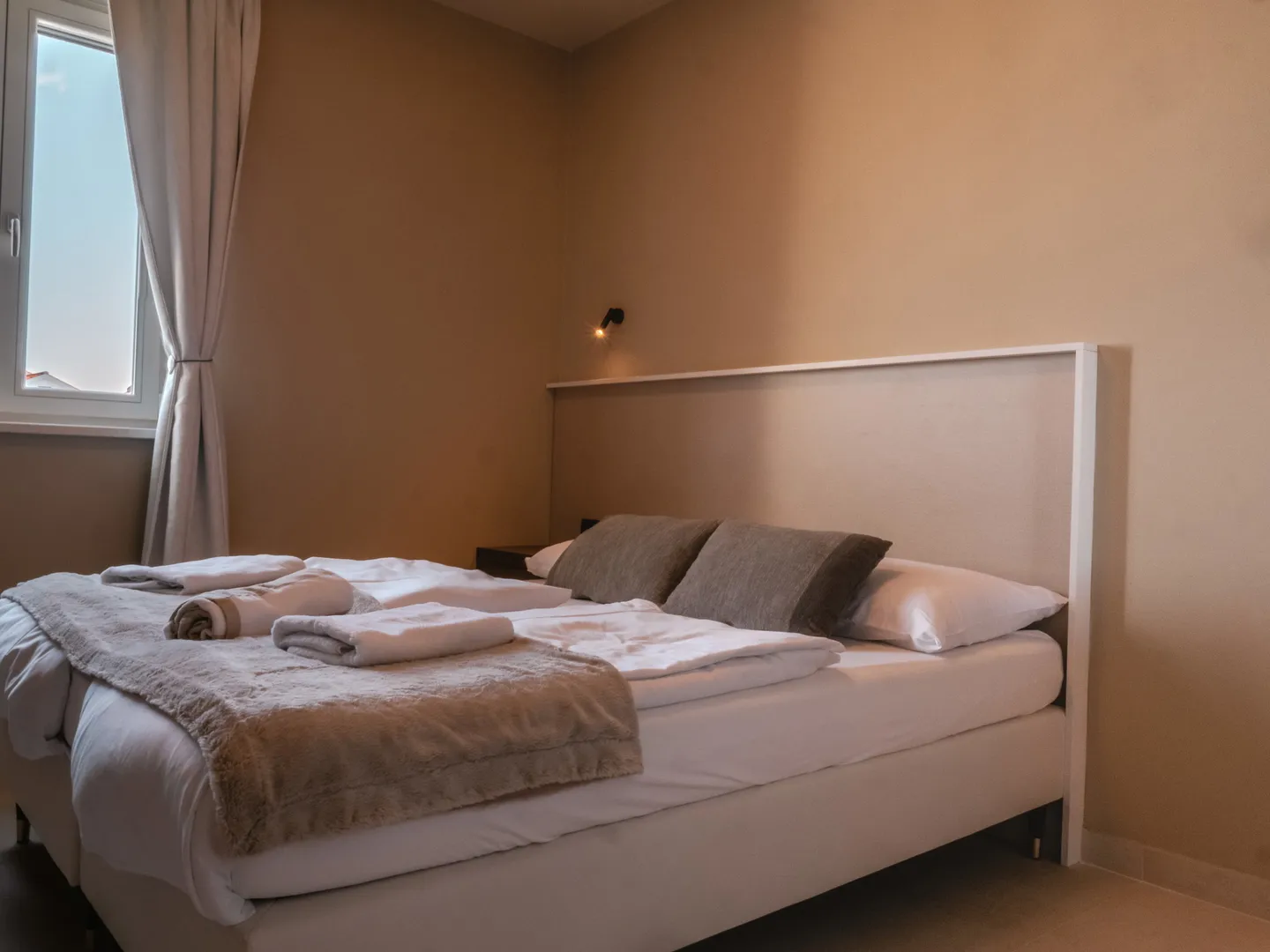 luksuzna vila s bazenom, prvi red do mora, nin - zadar - slika 37