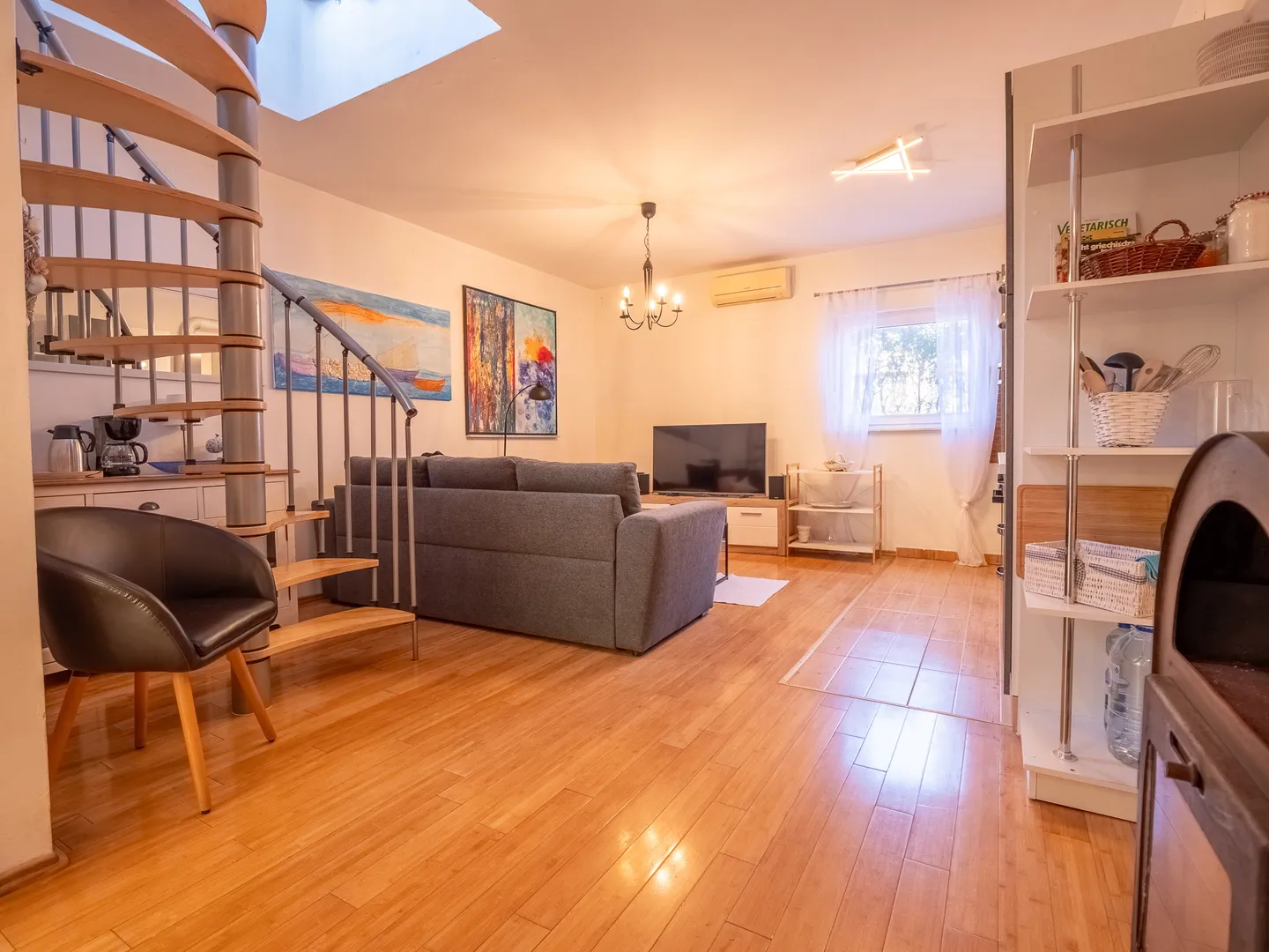 Hrvatska, Zadar, Vir – SNIŽENO !! Dvostambena kuća s dvije odvojene stambene jedinice, 106 m²