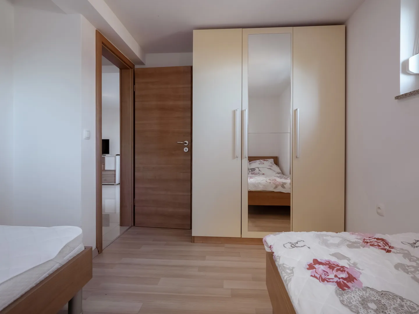 hrvatska, zadar, sveti petar na moru, apartmanska kuća u prvom redu do mora na prodaju – 3 apartmana - slika 5
