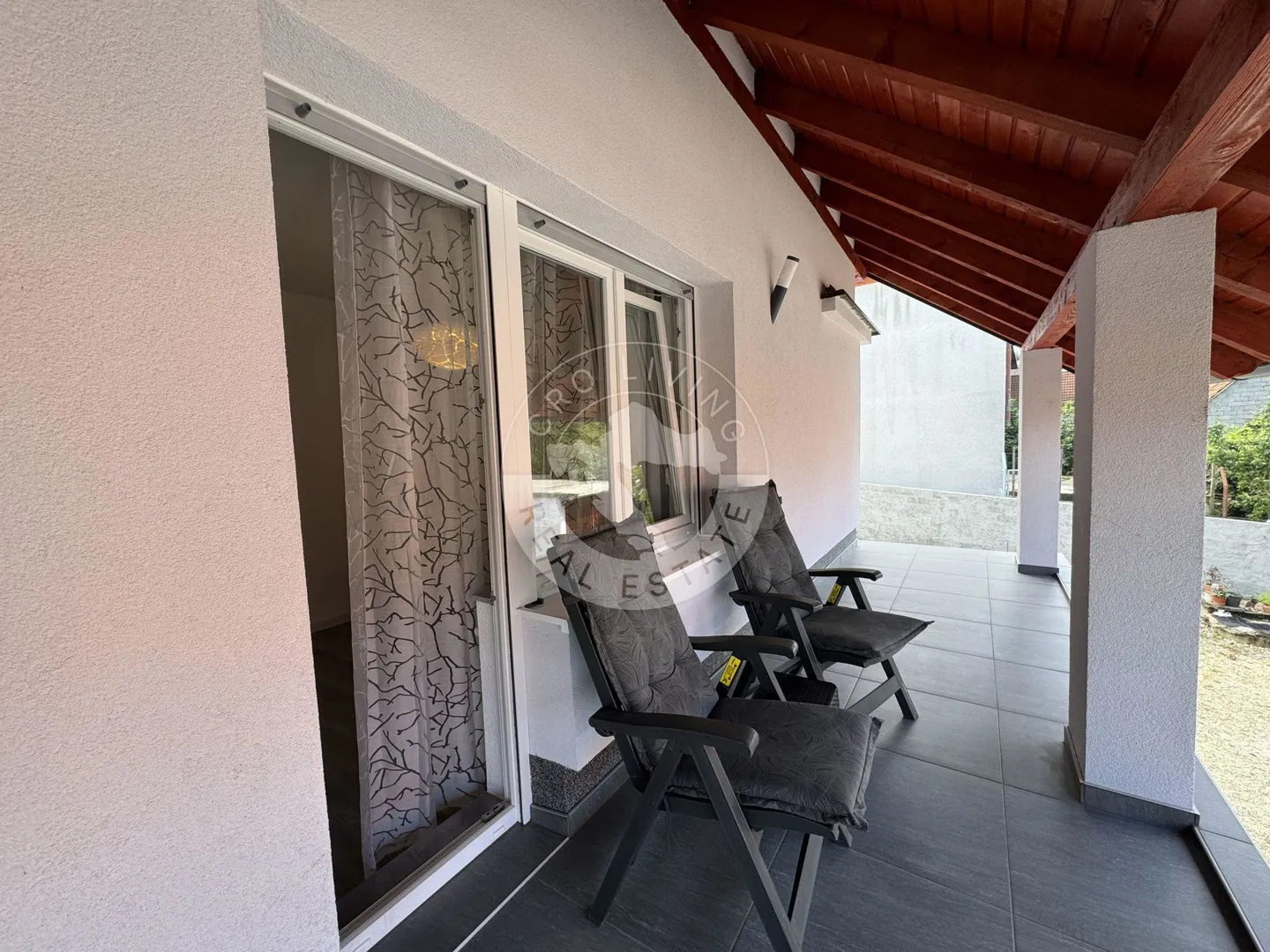 zaprešić, samostojeća kuća 310 m2, na površini od 1830 m2, sa gospodarskim prostorom - slika 16