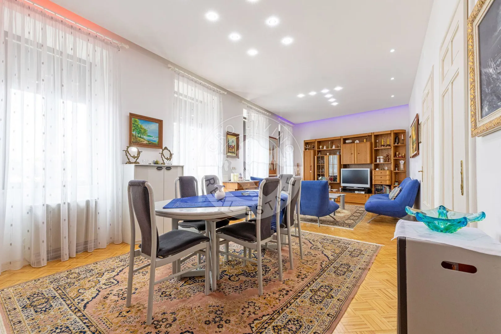 crikvenica, kuća 498 m2, tri stana apartmana jedan stan i dva poslovna prostora - slika 4