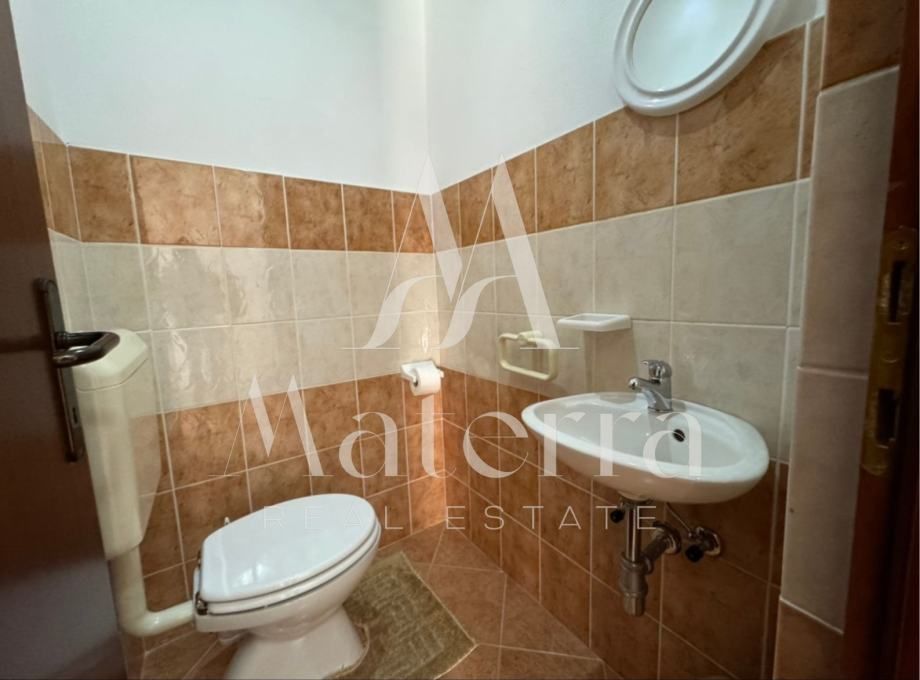 murter, 2-soban stan - 80,05m2 sa terasom, parking, 40om od centra - slika 10