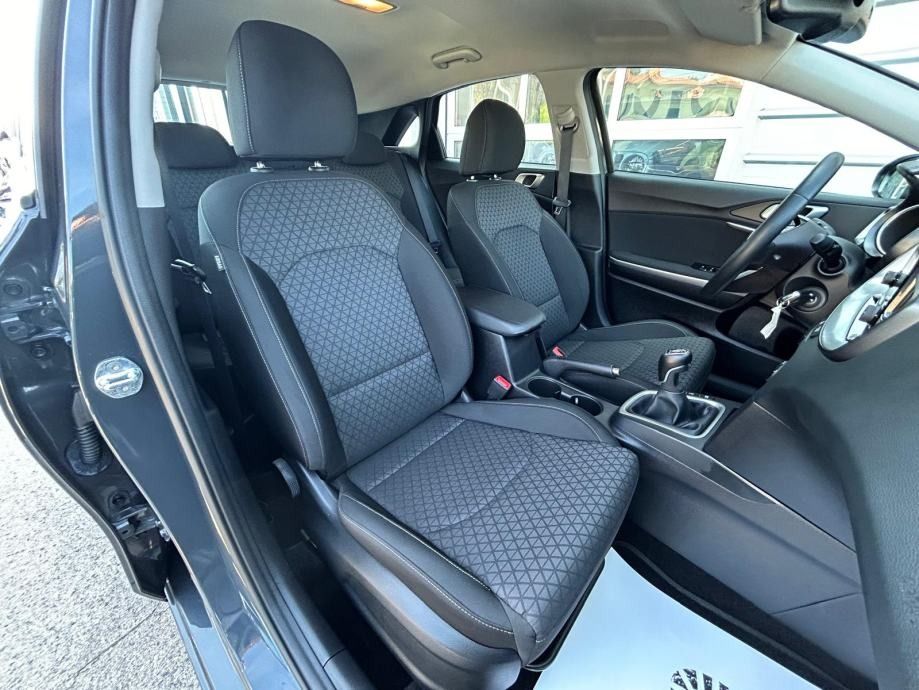 kia ceed 1.6 crdi - 2021 - 39.000km - 1. vlasnik - reg 1 god ! - slika 8