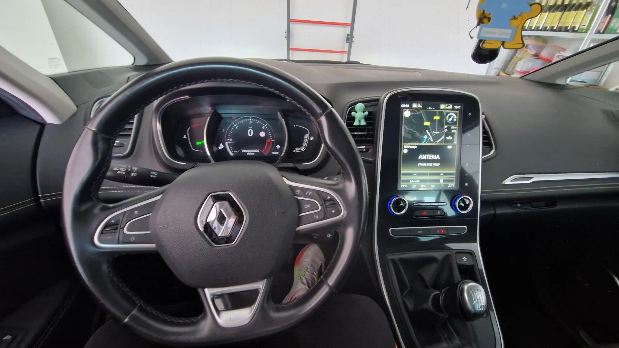 renault scenic 1.7 bose 2019. (prvi vlasnik, reg. 03/2027, nove gume) - slika 6