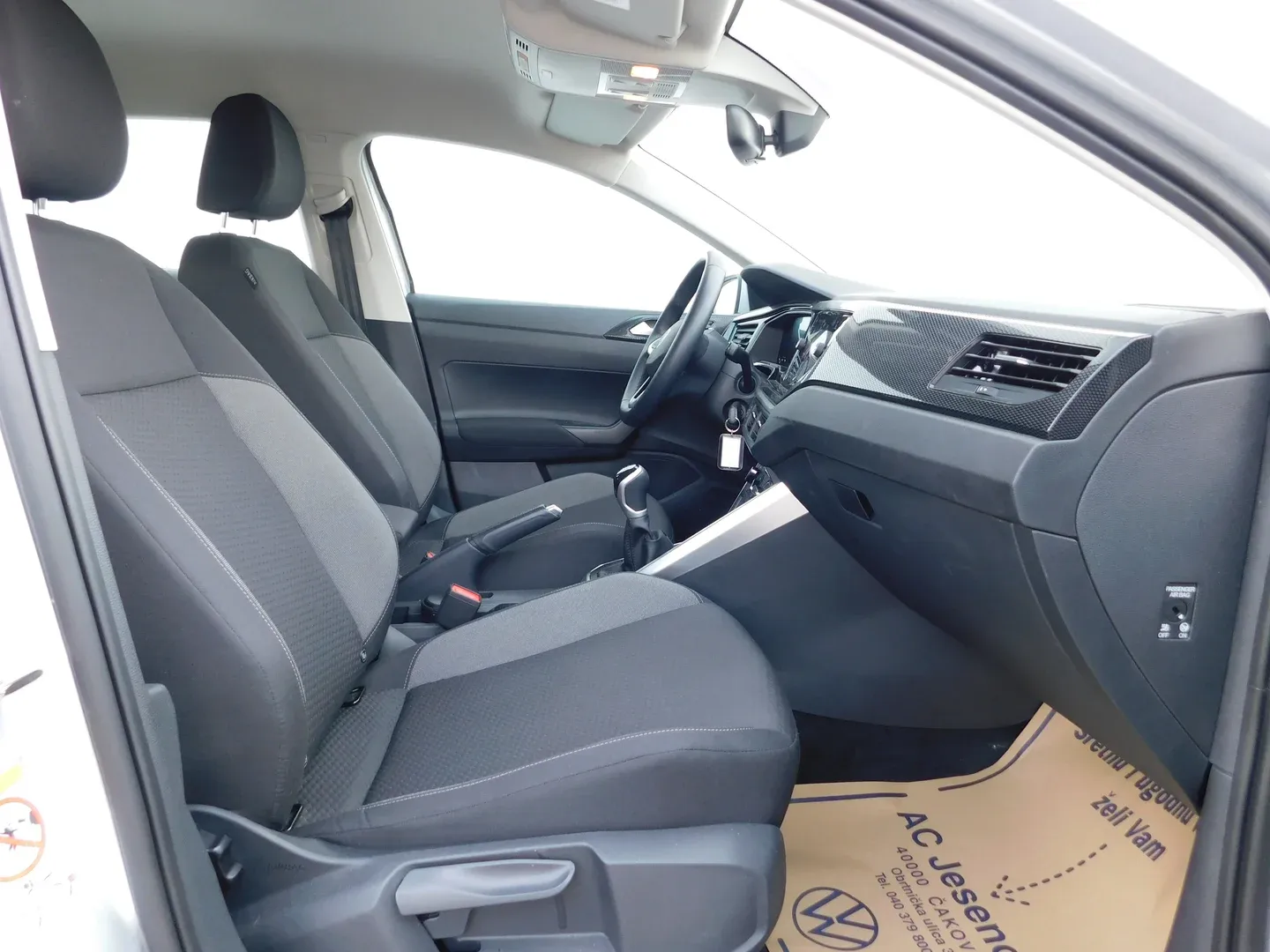 10799 volkswagen polo 1.0 tsi life - slika 12