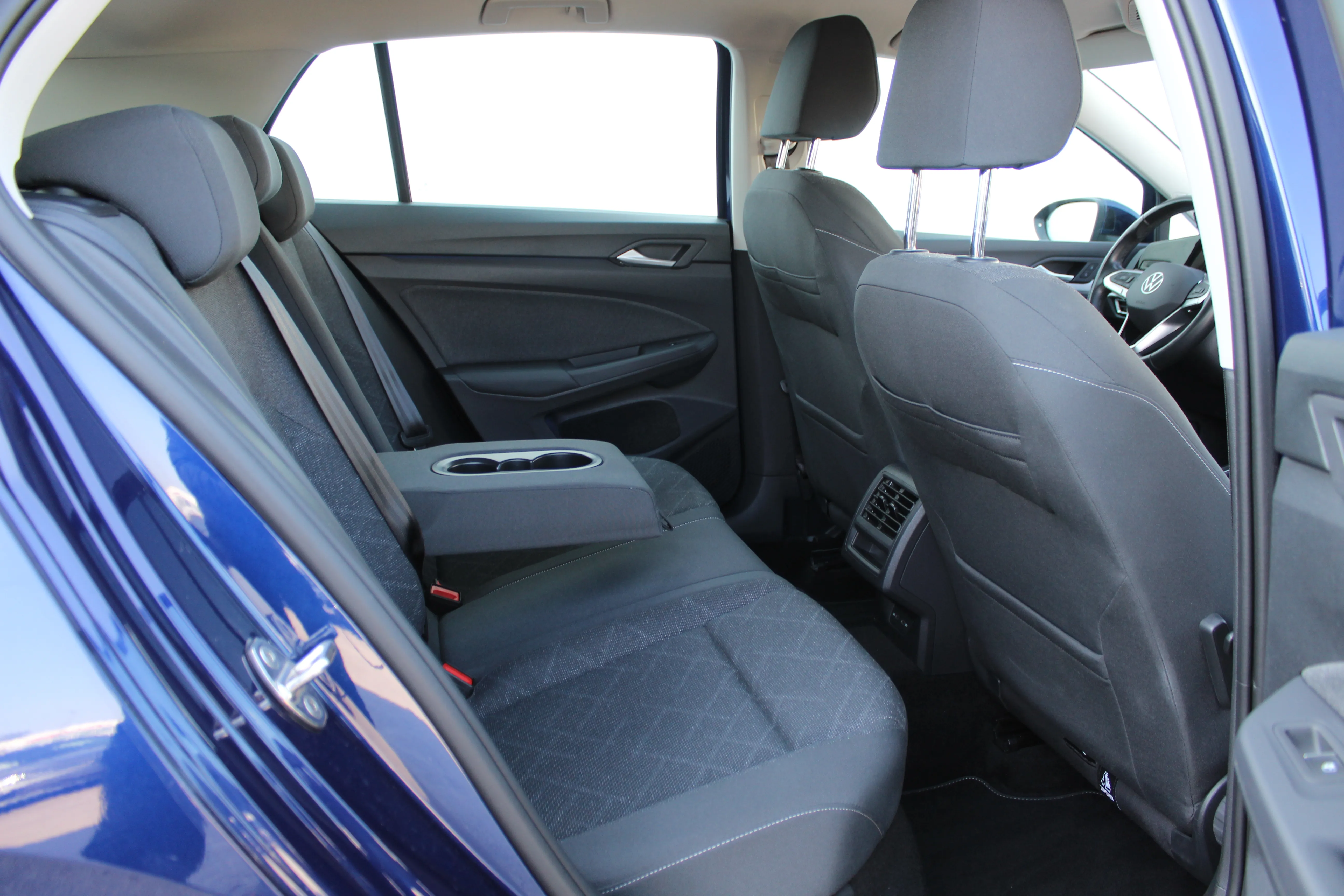 13119 volkswagen golf 1.0 tsi life - slika 13