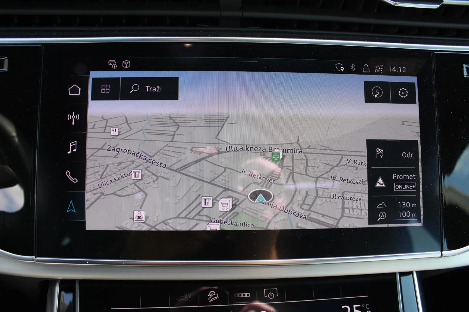 audi q8 55 tfsi quattro s-line *panorama,led,navigacija,kamera* - slika 19