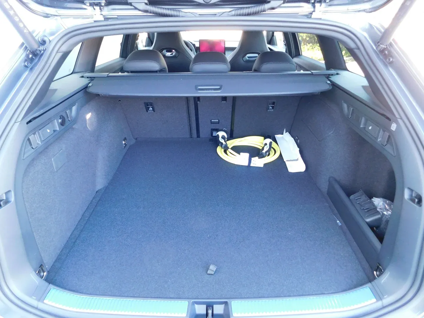 12510 škoda superb combi sport.plus 1.5 tsi dsg phev - slika 18