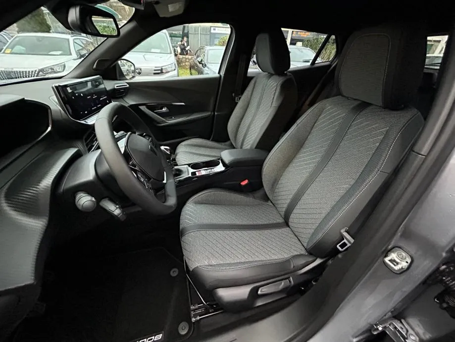 peugeot 2008 allure puretech 100 - slika 11