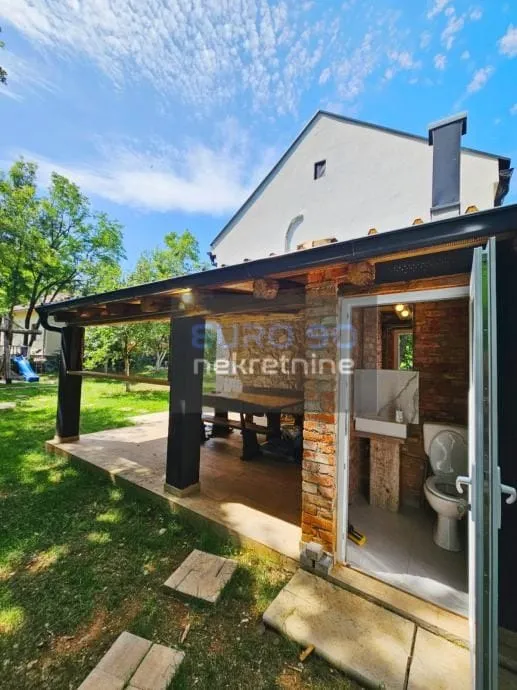 gračac- namještena kamena kuća s jacuzzijem i saunom , oaza mira !!! - slika 3