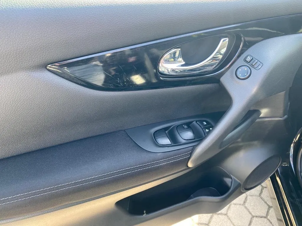 nissan qashqai 1,5 dci business, kamera , tempomat, 4 x garancija! - slika 15