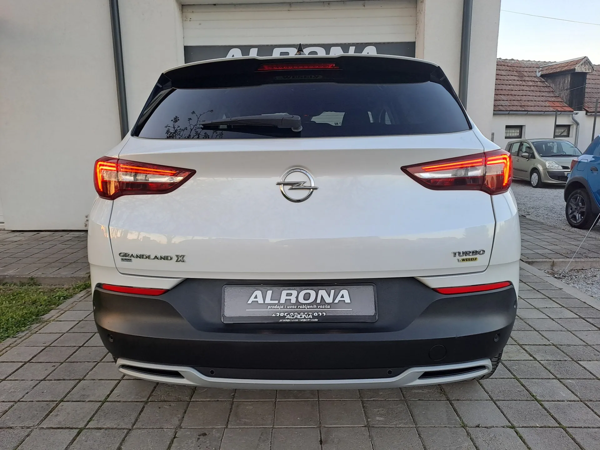 opel grandland 1.2 turbo*jamstvo*i.vlasnik,navi,led,novi zupčasti .. - slika 6