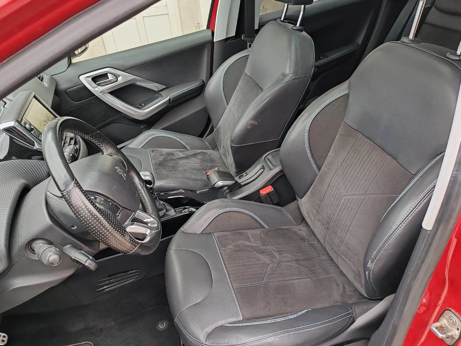 peugeot 2008 1,2 puretech - slika 11