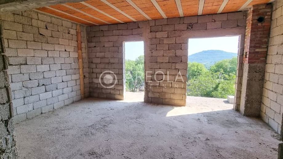 gornji humac (brač) - građevinsko zemljište s nedovršenom kućom - slika 17