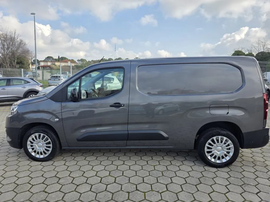 toyota proace city 1,5 d-4d 75 kw (102 ks) l2, 2022 god. - slika 4