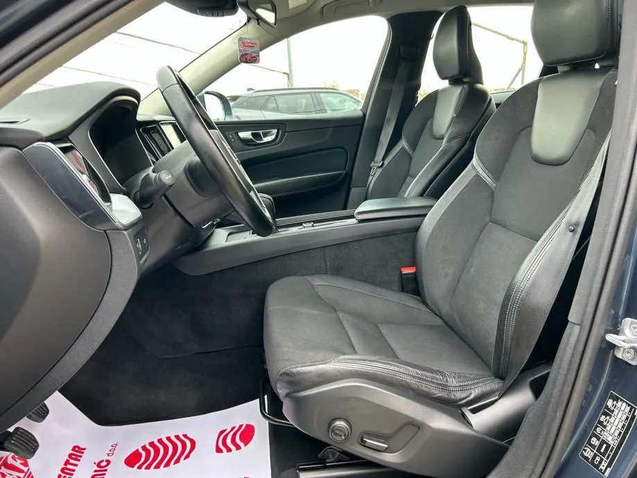 volvo xc60 2.0 d3 2018.,servisna, navi, kamera, park senz, alu 18.... - slika 12