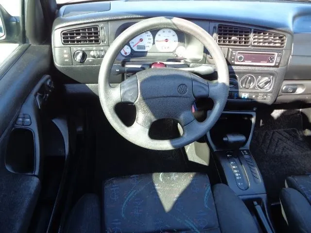 vw golf 3 cabrio 1,8 automatik pink floyd; klima; el. paket - slika 13