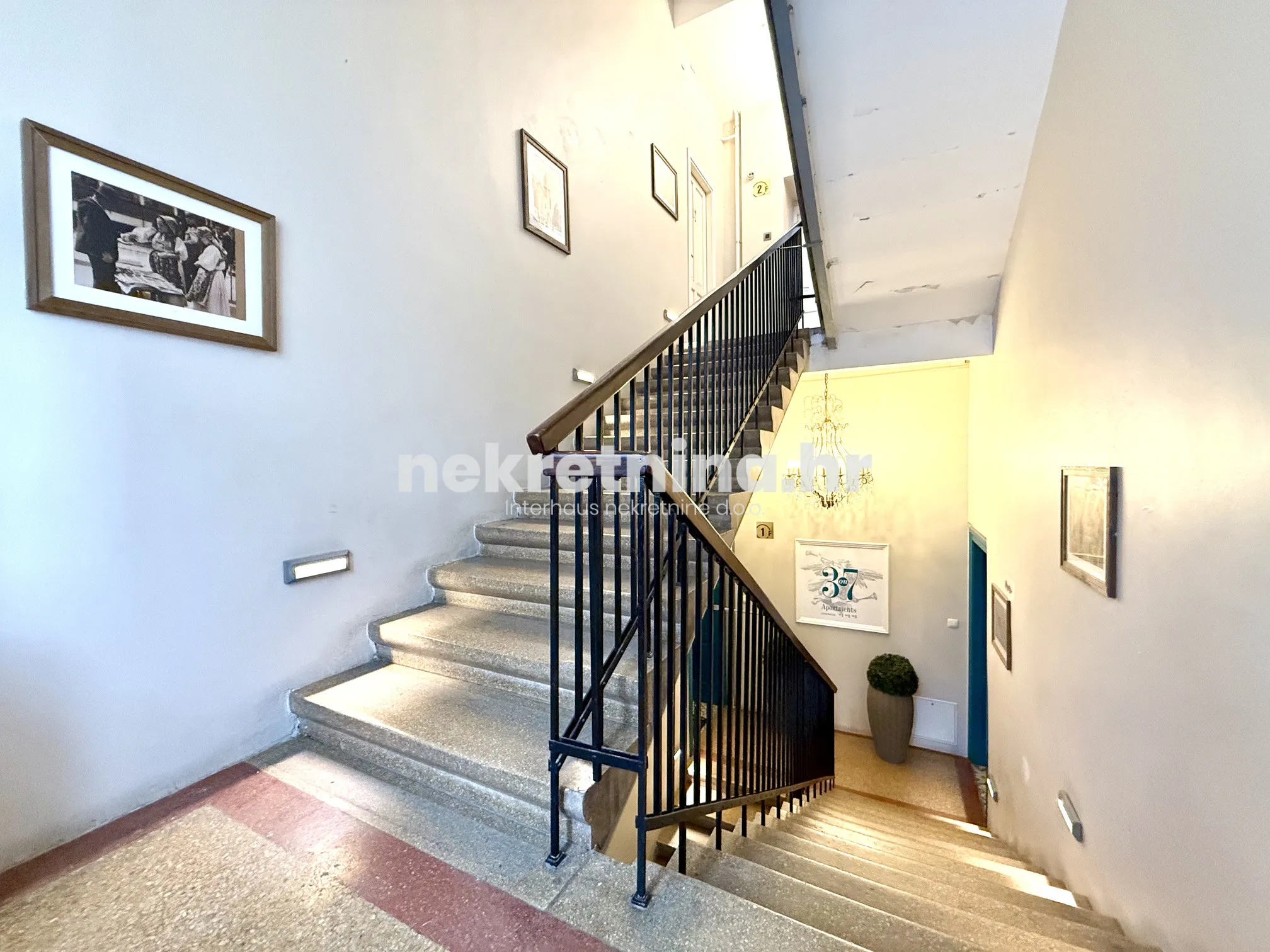 prodaja - 2 stana: zagreb, frankopanska (centar), 75.00 m2 - slika 24