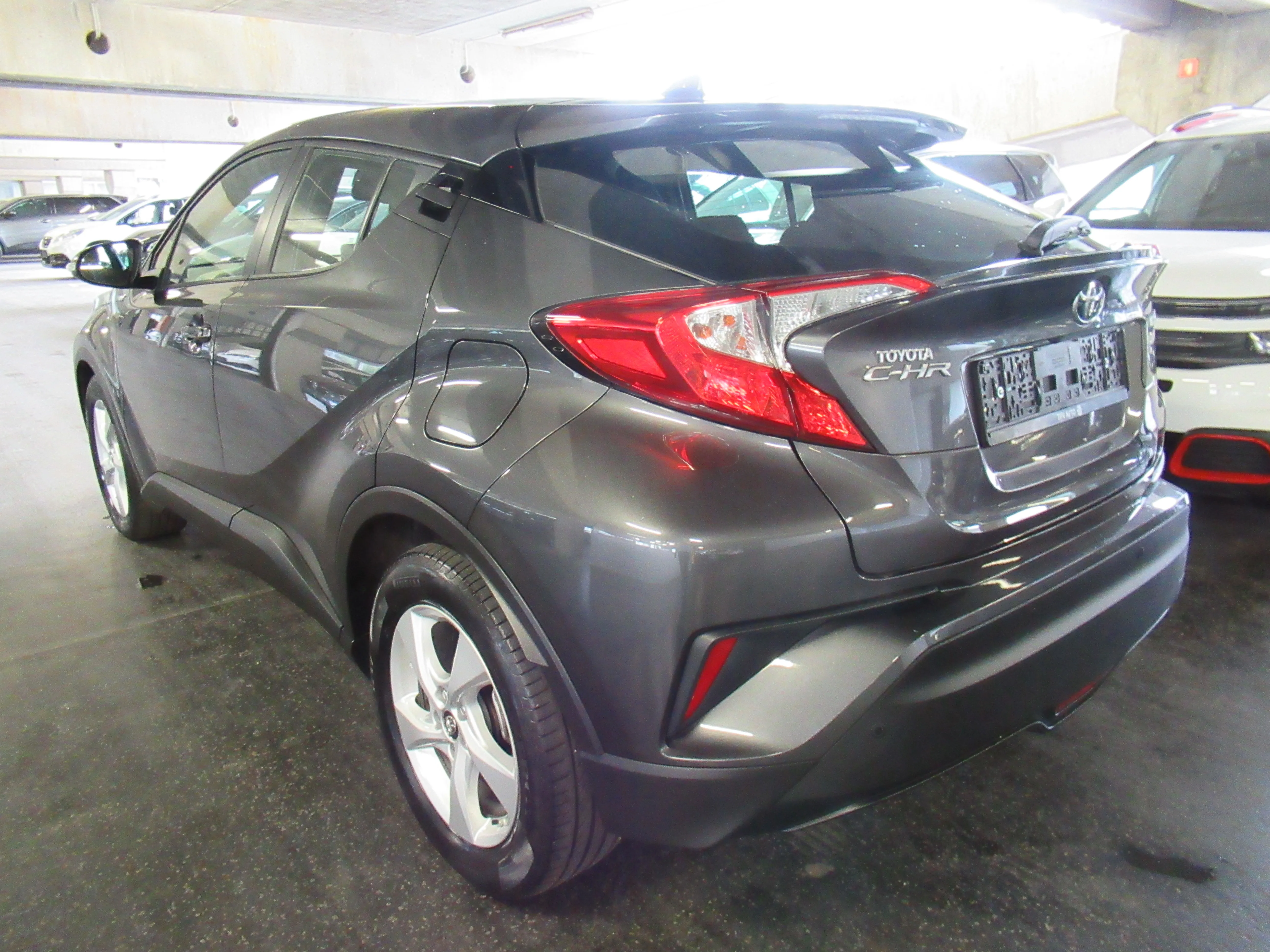 toyota c-hr c-enter 1.8 vvt-i hibrid cvt - slika 4