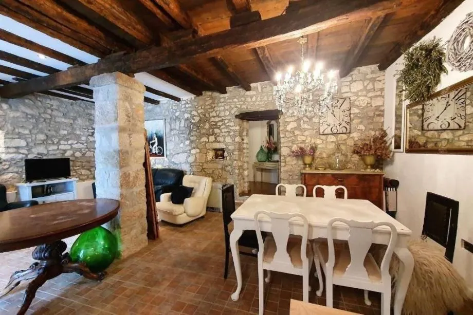 poreč 4 km -kamena kuća sa dva stana na prodaji (prodaja) - slika 10