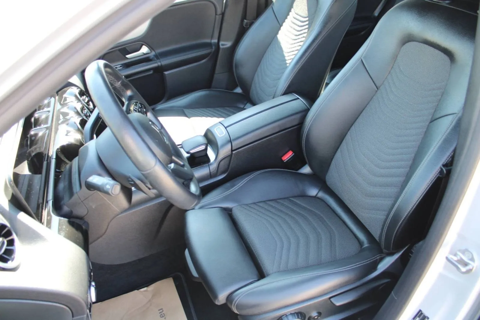 mercedes-benz klasa b 180d automatik *led, navigacija, kamera* - slika 9