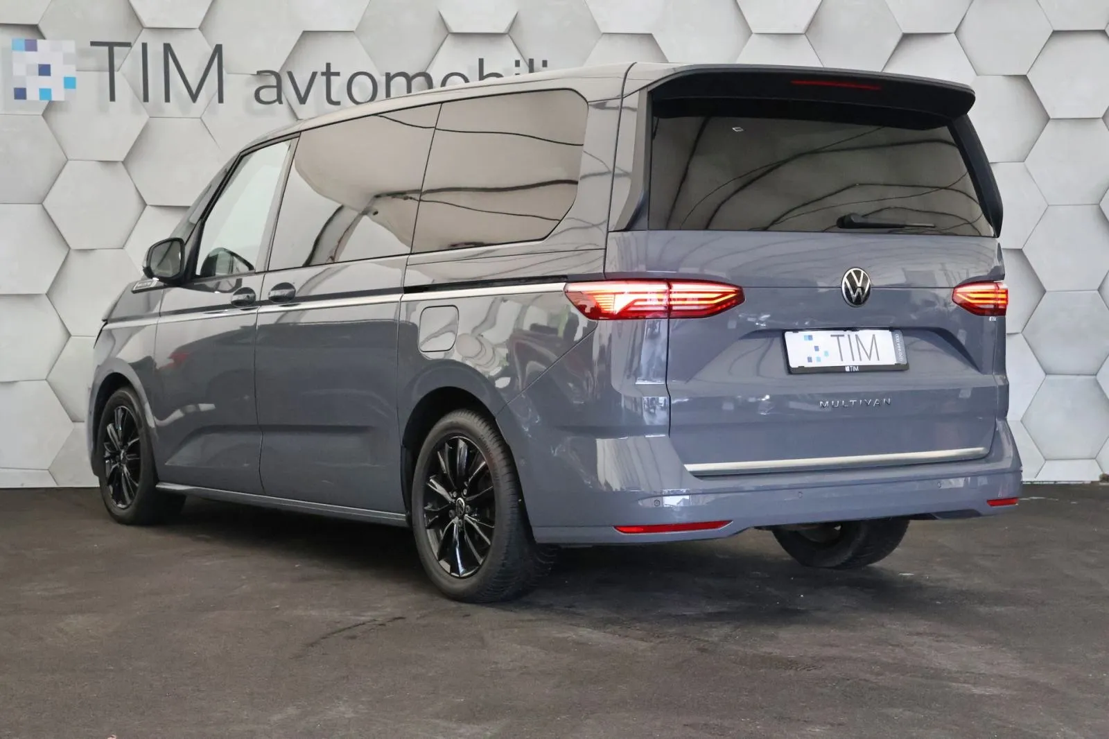 volkswagen multivan t7 l2 2.0tdi dsg style 150ks matrix virtual dab - slika 4