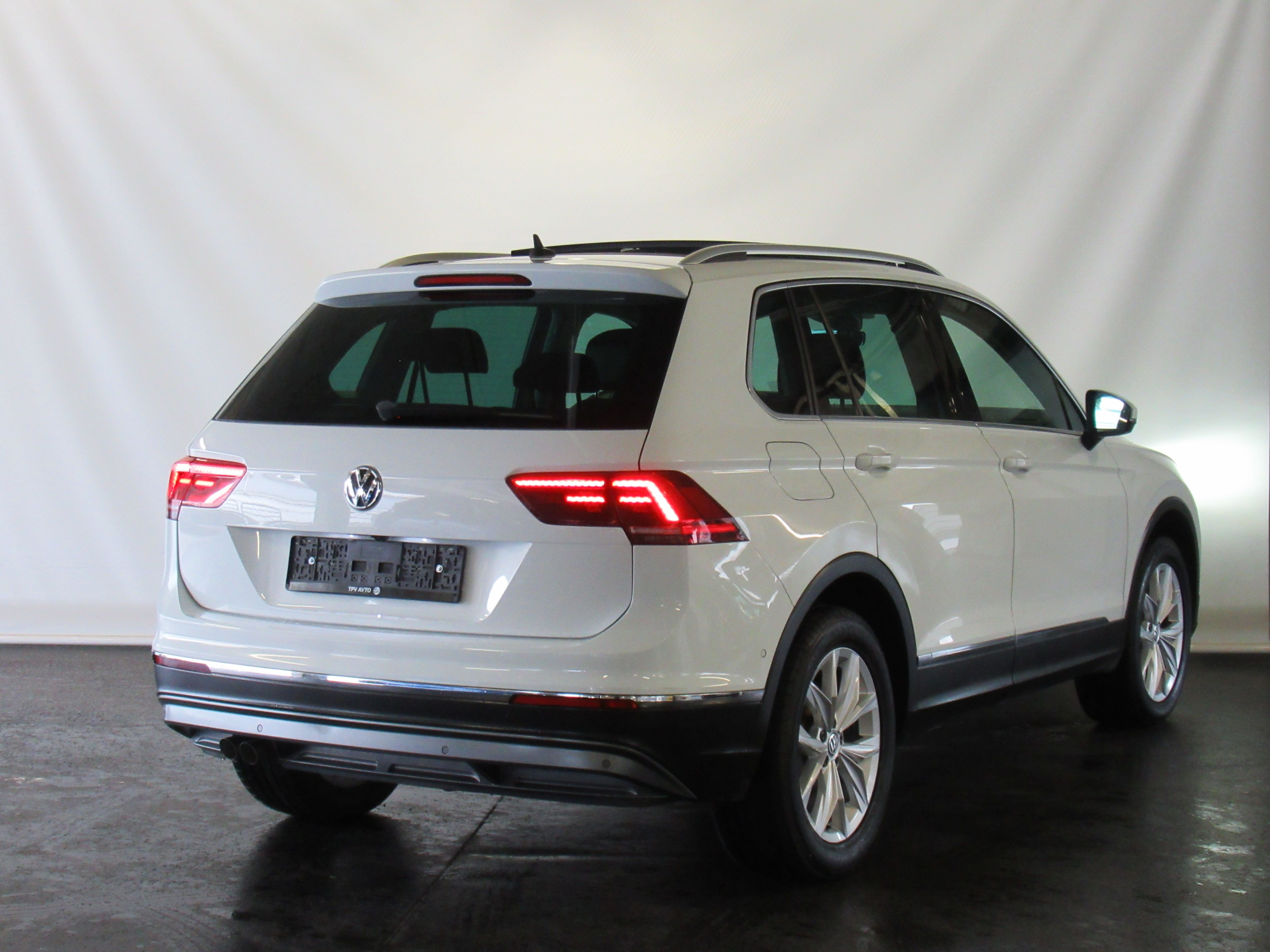 vw tiguan 2.0 tdi 4 motion dsg highline- full led, navi - slika 2