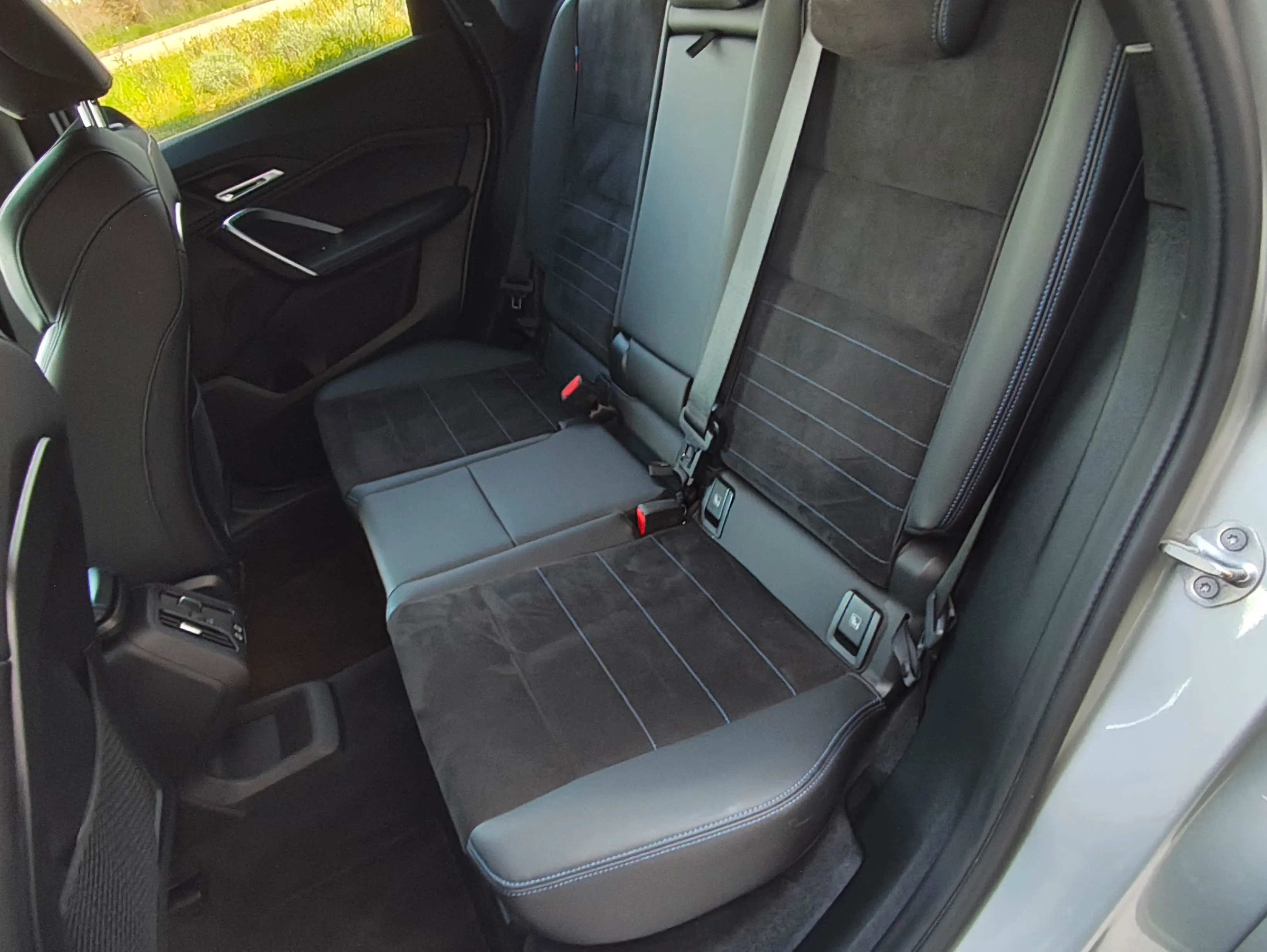 bmw x1 xdrive23i m paket |head up |kuka |18''alu |driving assist pro - slika 19