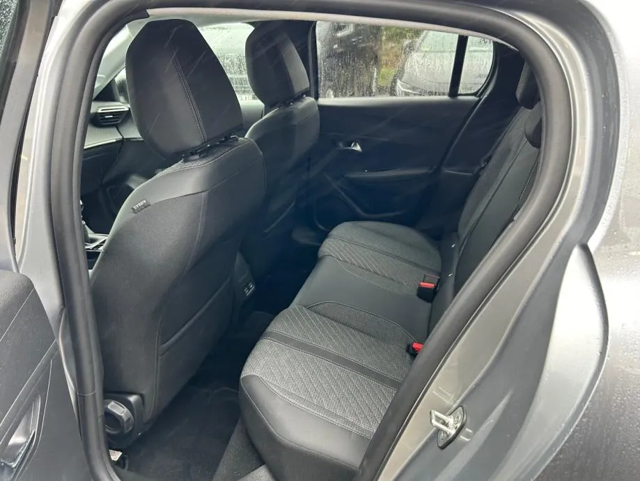 peugeot 208 allure 100 2025 - gratis registracija + 4 zimske gume! - slika 13