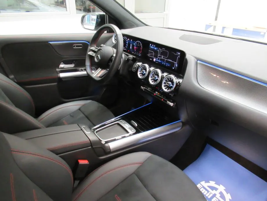 mercedes-benz gla 200 d amg line - slika 10
