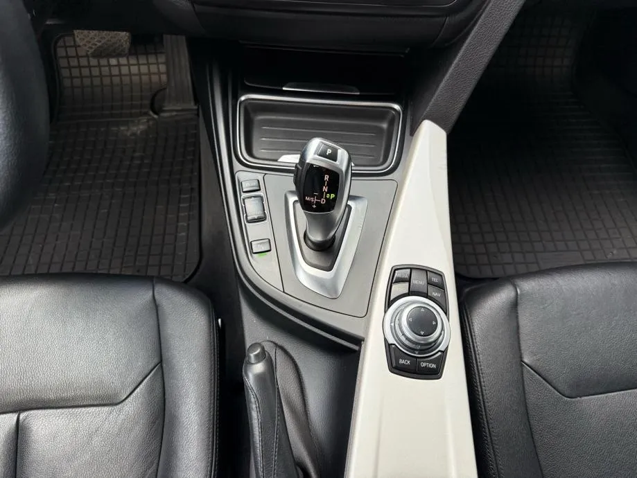 bmw 318d automatik °navigacija°koža°keyless°grijanje sj.°reg:11/2026° - slika 15