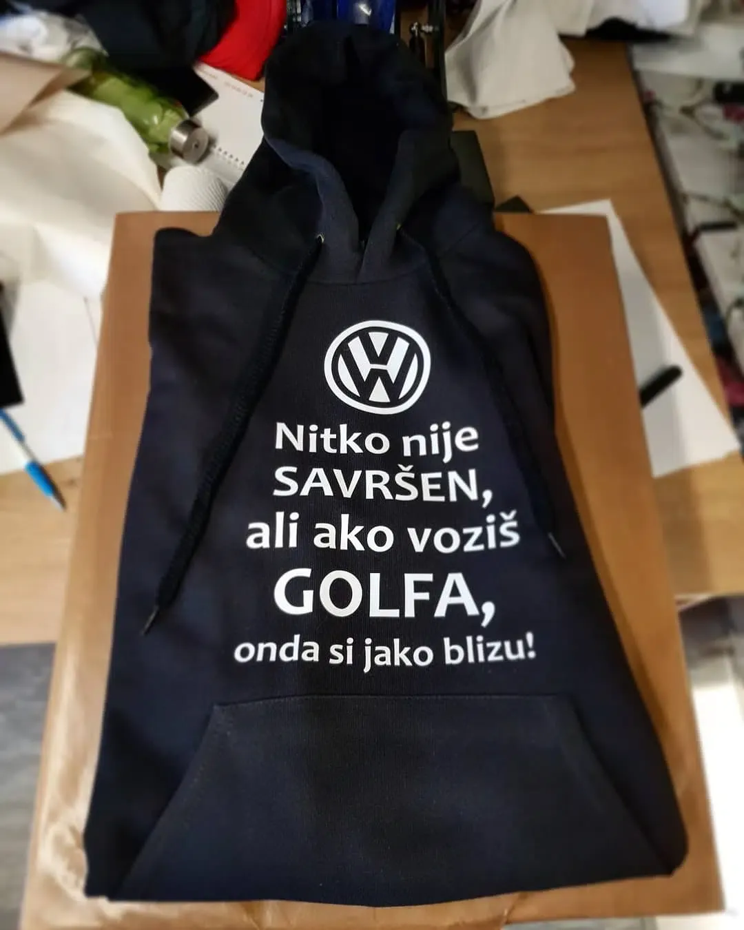 duksa / hoodica s tiskom - slika 15
