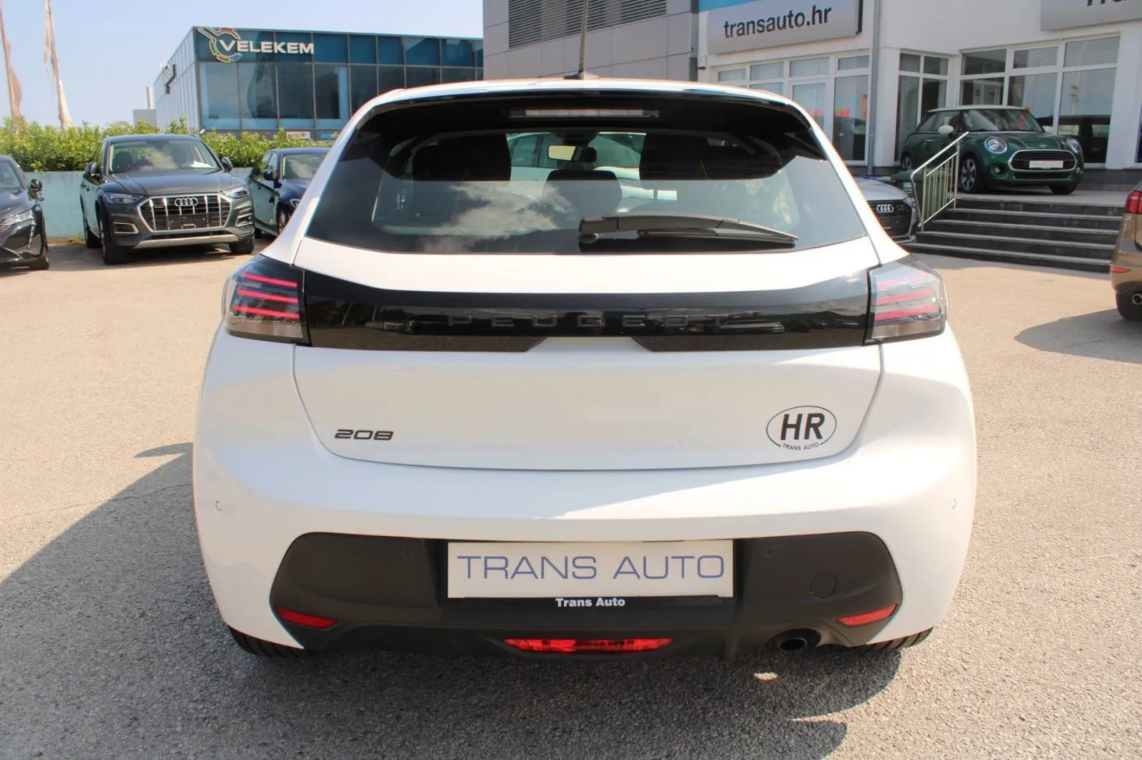 peugeot 208 1.2 puretech - slika 11