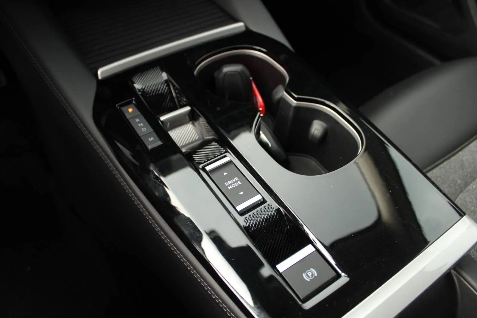 citroen c5x 1.2 puretech automatik *led,navigacija,kamera* - slika 22